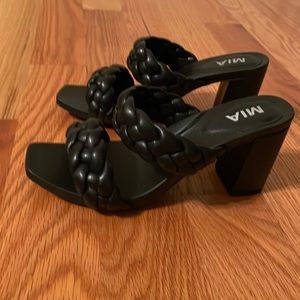 Brand new in box, Mia Maine black sandal, size 8.5